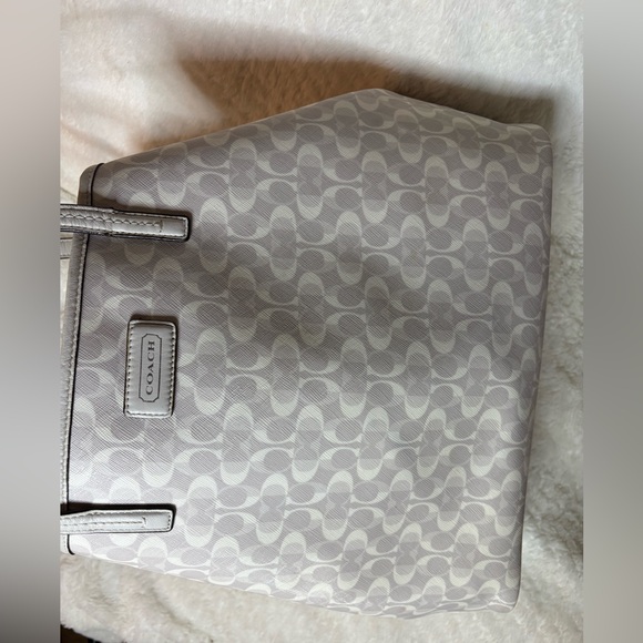 Coach City Tote in white and gray signature coated canvas with leather details - Picture 5 of 13